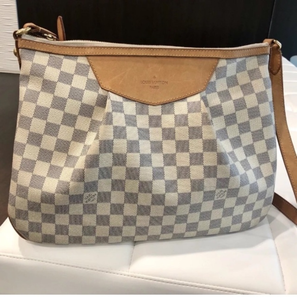 Louis Vuitton Siracusa MM bag